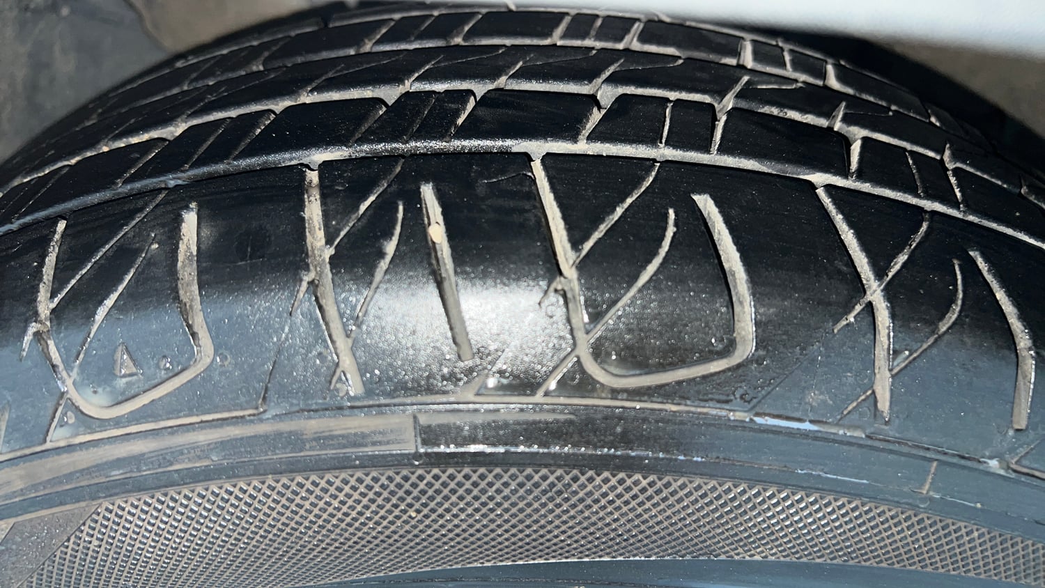 Used 2019 kia Seltos GTX Plus DCT 1.4 Petrol Automatic tyres LEFT FRONT TYRE TREAD VIEW