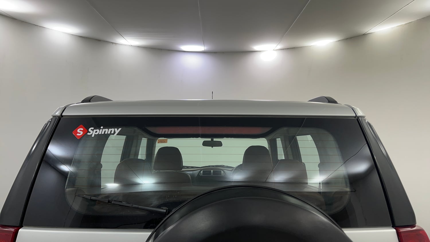 Used 2016 Mahindra TUV300 T8 Diesel Manual exterior BACK WINDSHIELD VIEW
