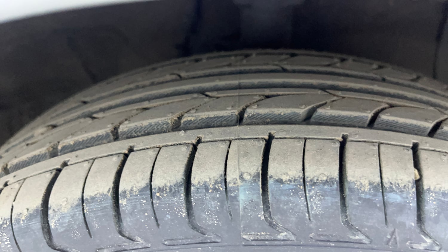 Used 2017 Hyundai Grand i10 Asta 1.2 Kappa VTVT Petrol Manual tyres RIGHT FRONT TYRE TREAD VIEW