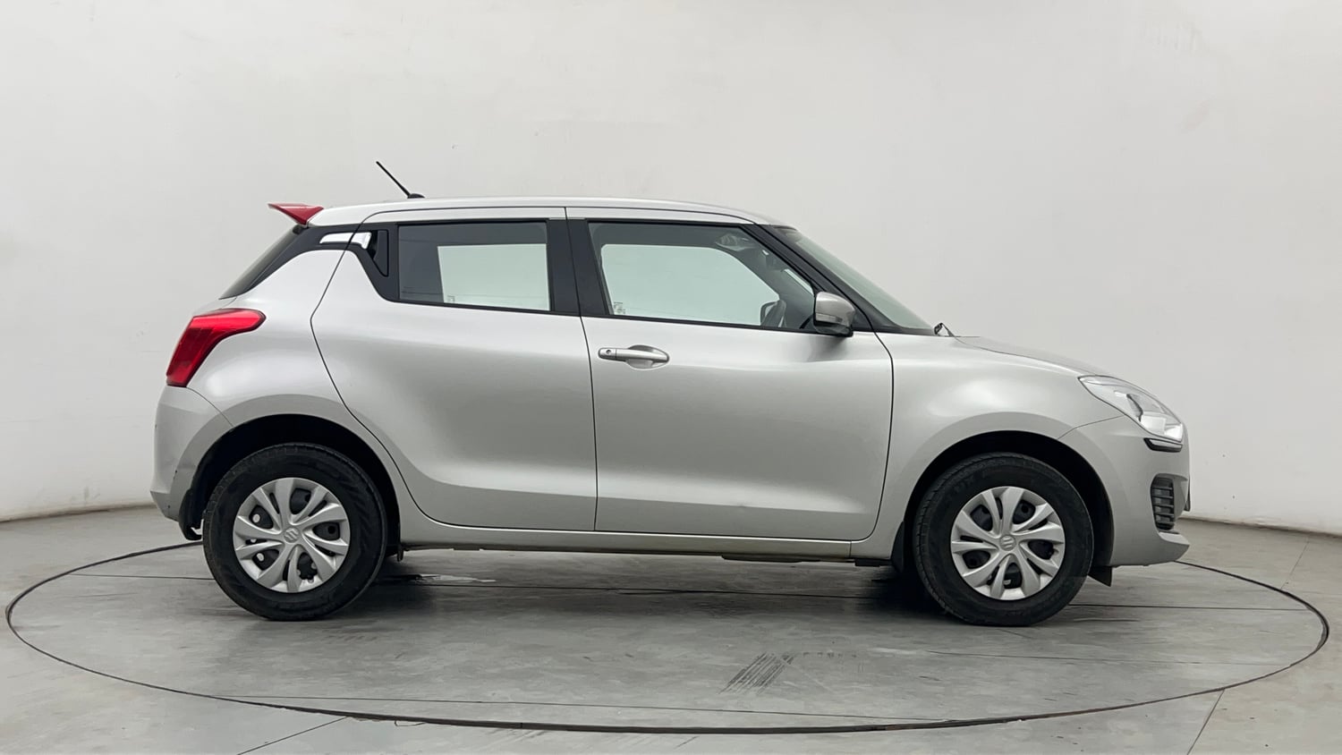 Used 2023 Maruti Suzuki Swift VXi Petrol Manual exterior RIGHT SIDE VIEW