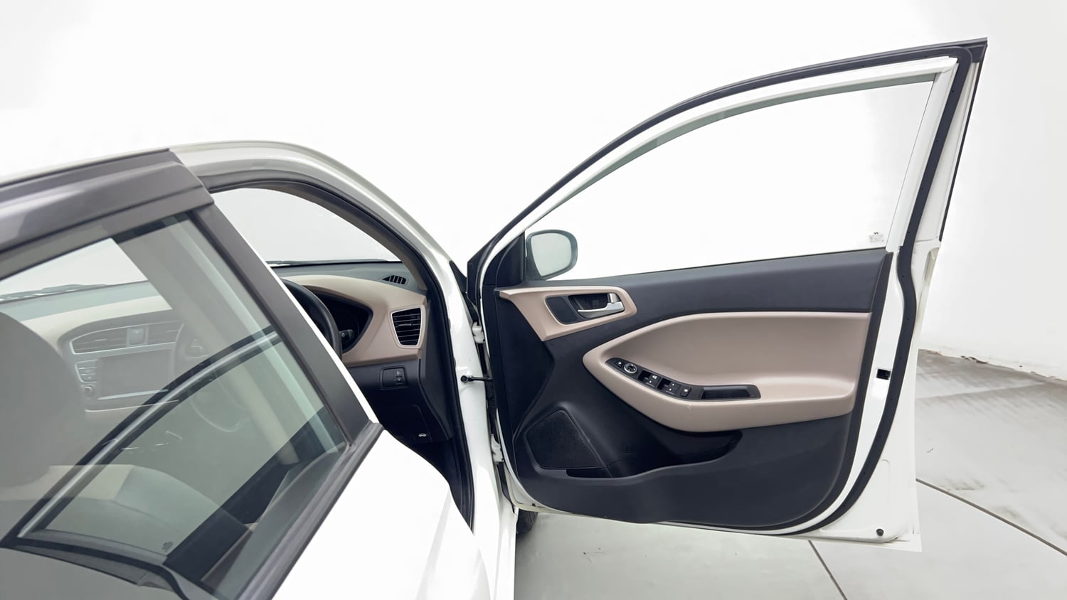 Used 2020 Hyundai Elite i20 Sportz Plus 1.2 Petrol Manual interior RIGHT FRONT DOOR OPEN VIEW