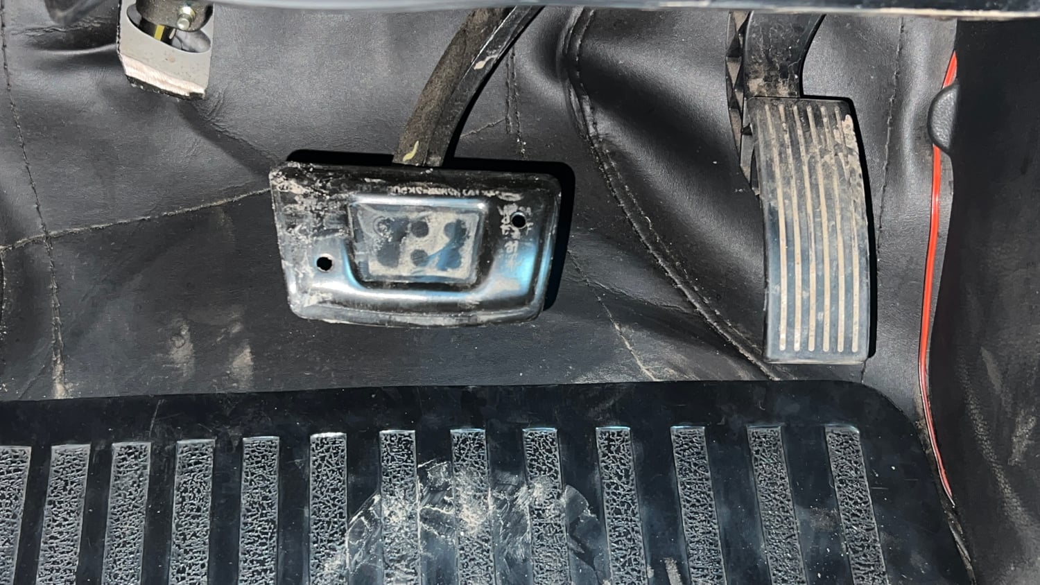 Used 2019 Hyundai Grand i10 Sportz AT 1.2 Kappa VTVT Petrol Automatic interior PEDALS VIEW