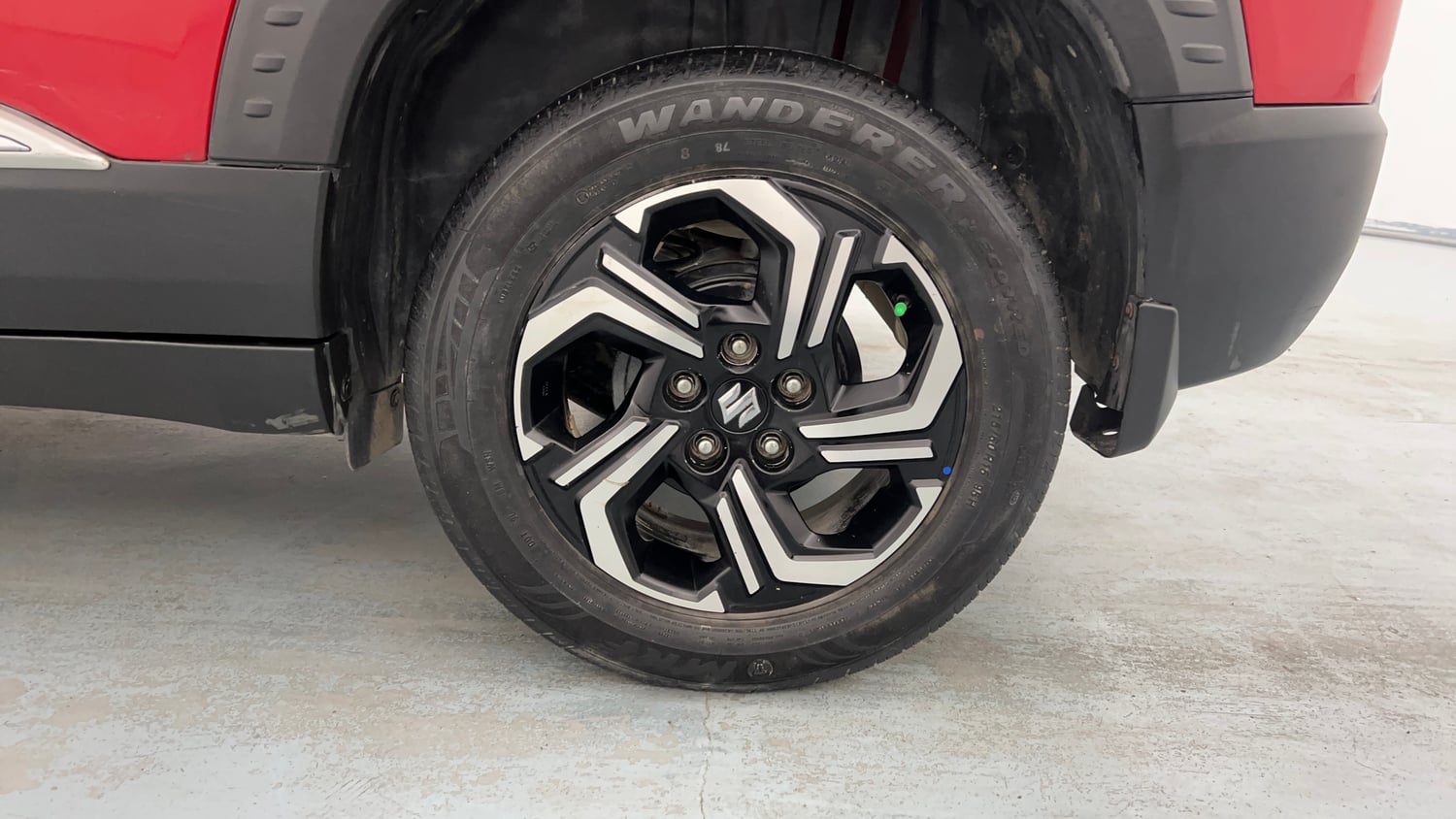 Used 2023 Maruti Suzuki Brezza Zxi Plus Dual Tone Petrol Manual tyres LEFT REAR TYRE RIM VIEW