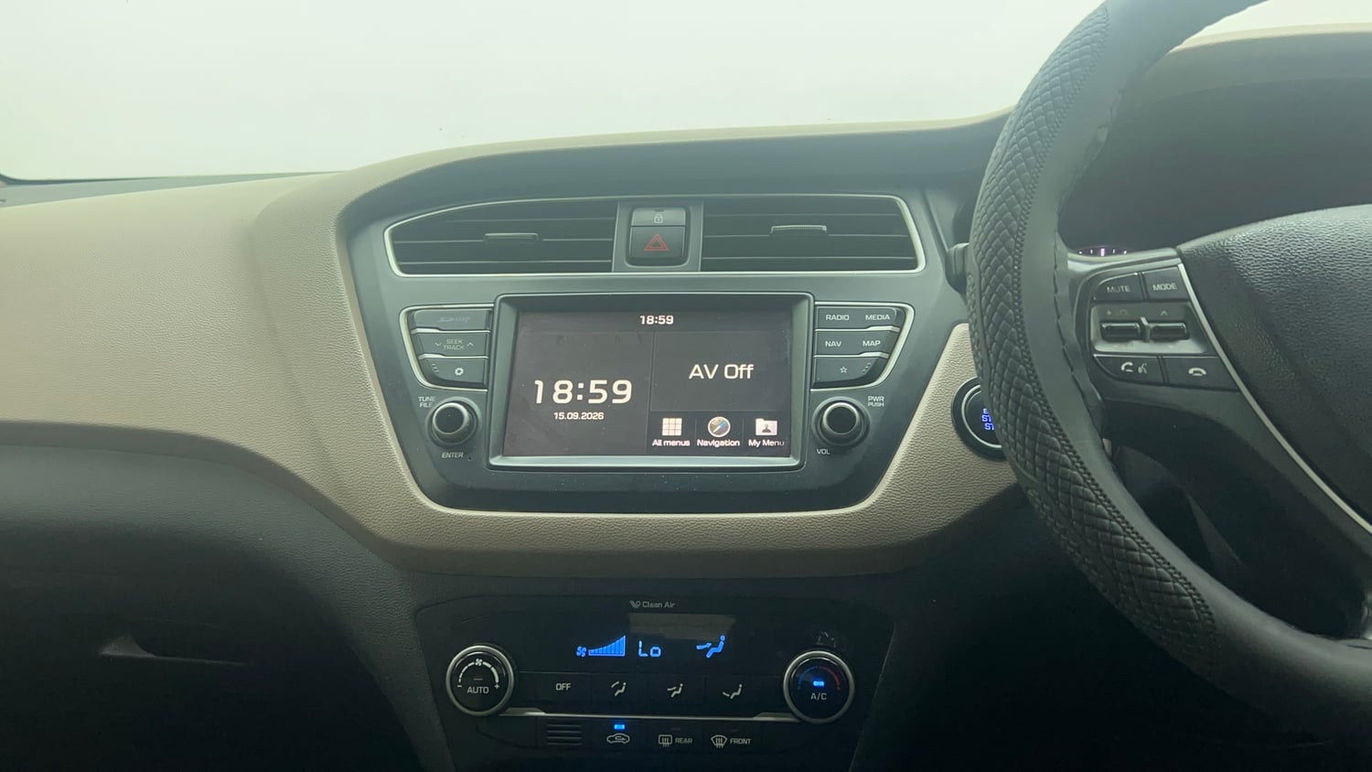 Used 2018 Hyundai Elite i20 Asta 1.2 (O) Petrol Manual top_features Integrated (in-dash) music system