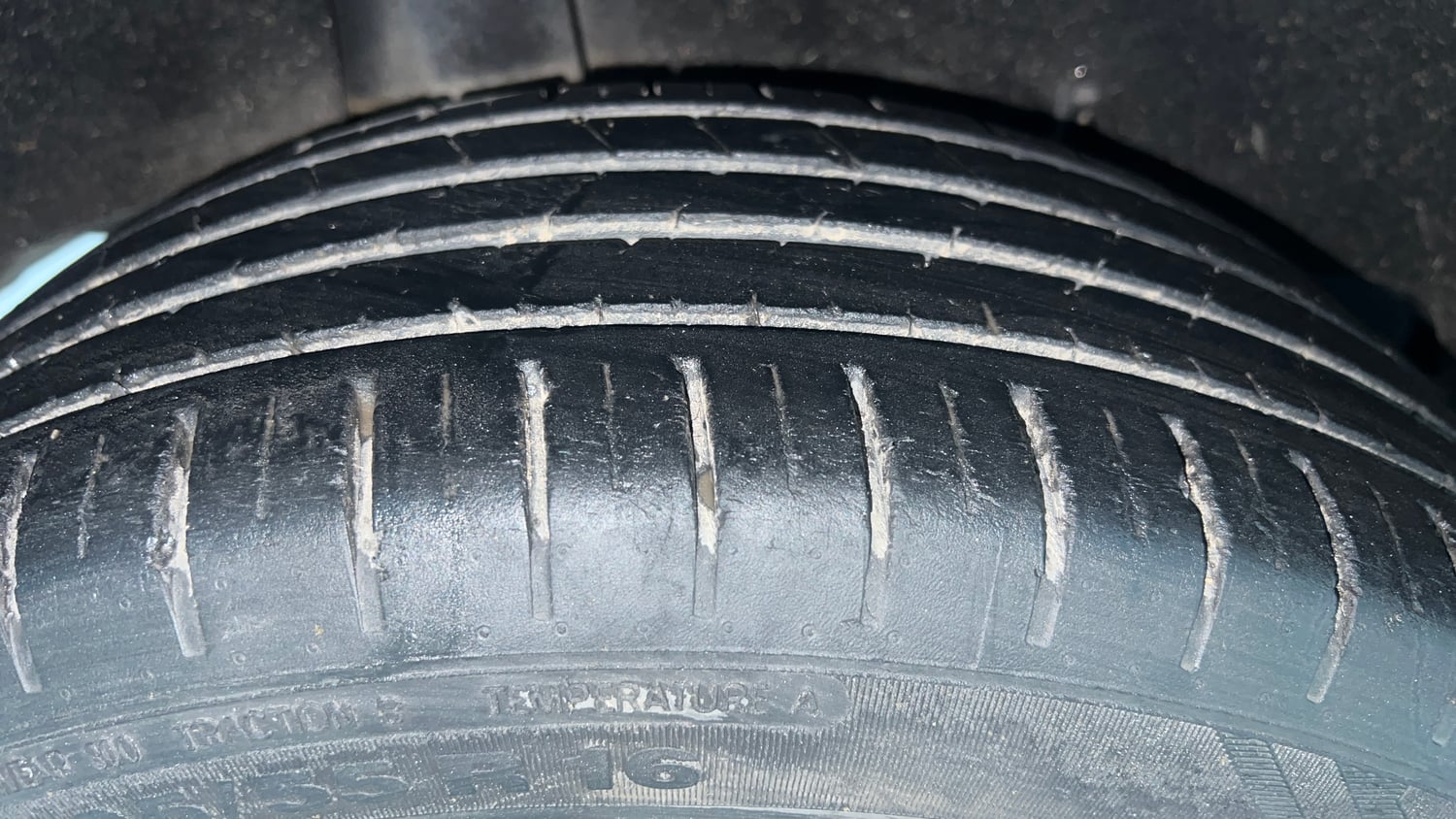 Used 2020 Toyota Glanza V CVT Petrol Automatic tyres RIGHT REAR TYRE TREAD VIEW