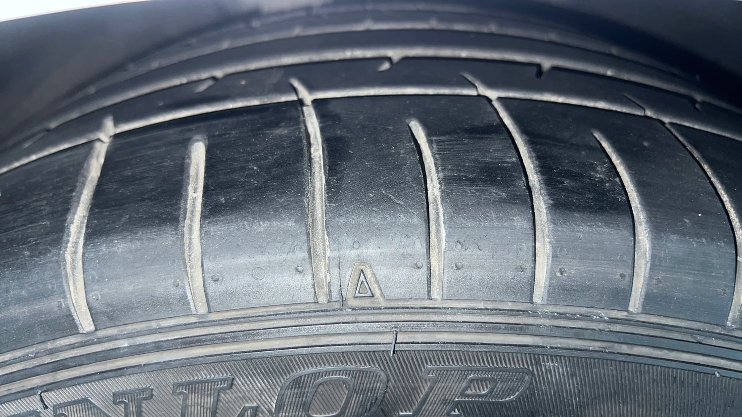 Used 2020 Mercedes-Benz S-Class (W222) S 350D Diesel Automatic tyres RIGHT FRONT TYRE TREAD VIEW
