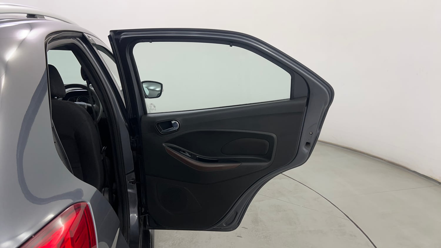 Used 2018 Ford Freestyle Titanium Plus 1.2 Ti-VCT Petrol Manual interior RIGHT REAR DOOR OPEN VIEW