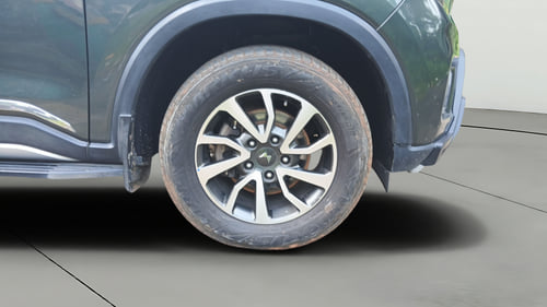 Used 2023 Mahindra Scorpio N Z8 L Diesel AT 4WD 7 STR Diesel Automatic tyres RIGHT FRONT TYRE RIM VIEW
