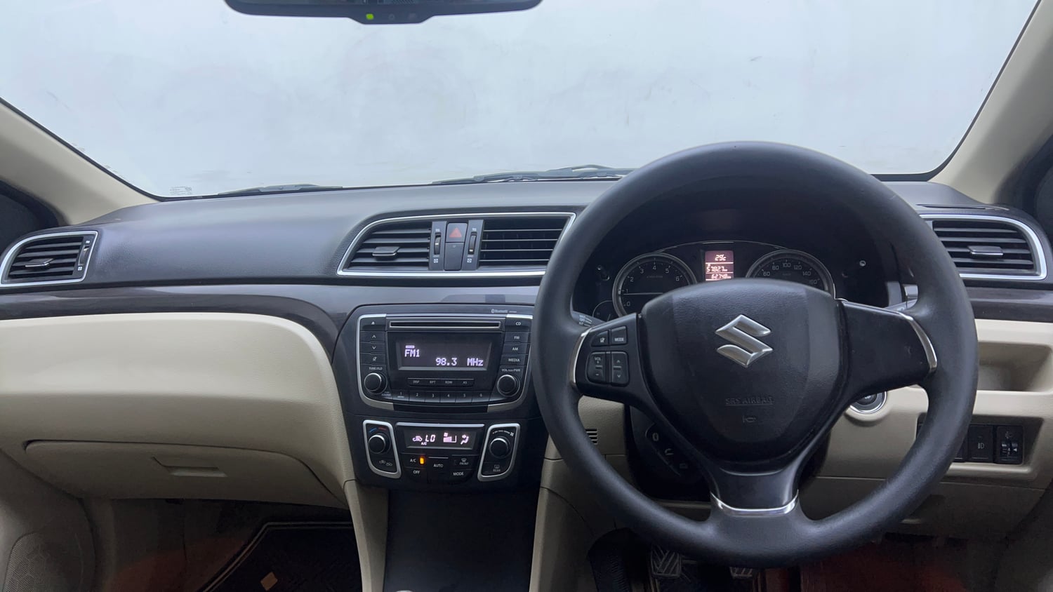 Used 2016 Maruti Suzuki Ciaz ZXi Petrol Manual interior DASHBOARD VIEW