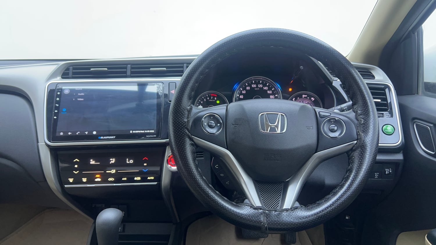 Used 2017 Honda City V CVT Petrol Petrol Automatic interior STEERING VIEW