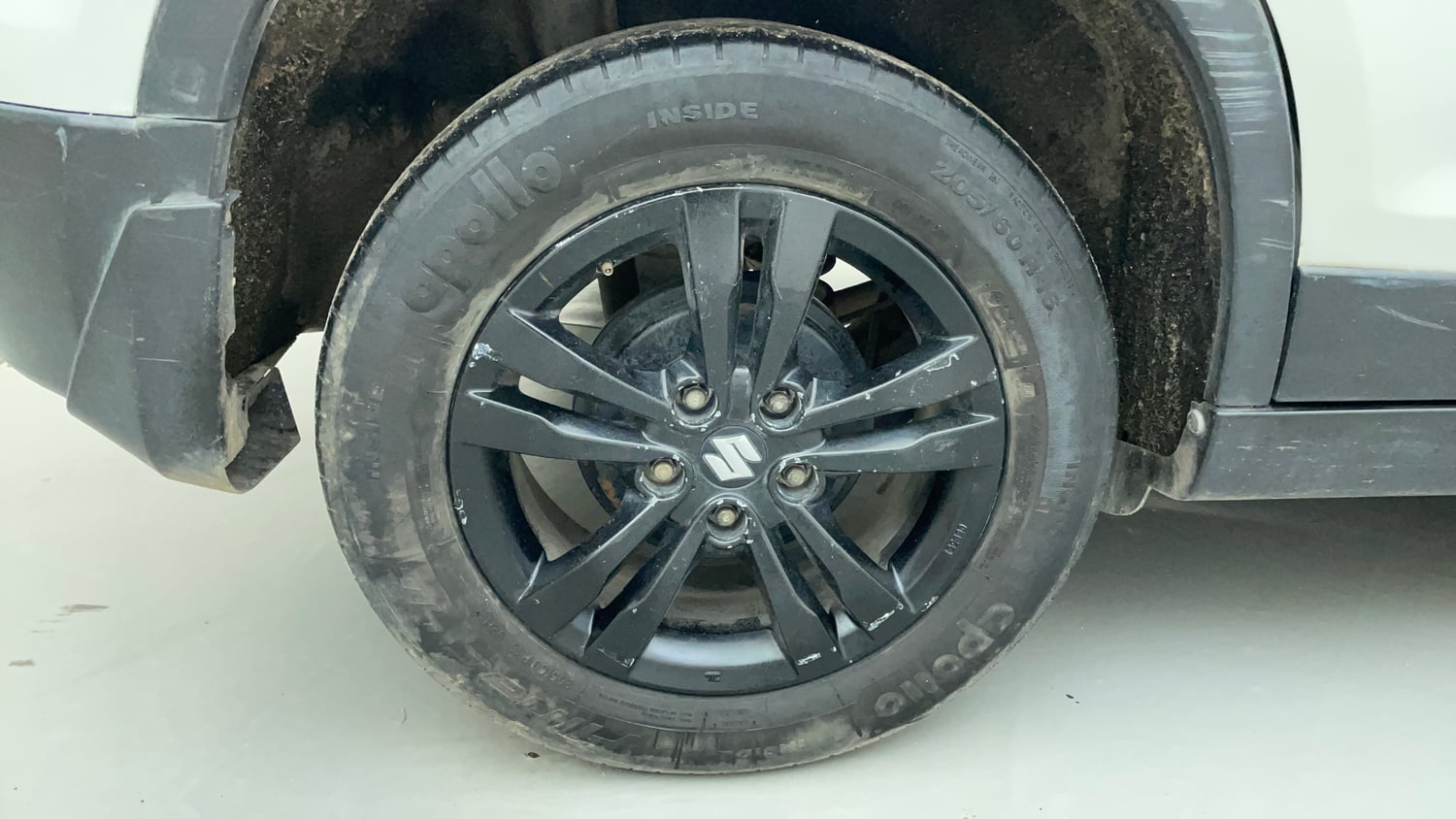 Used 2019 maruti-suzuki Vitara Brezza ZDi Plus AGS Diesel Automatic tyres RIGHT REAR TYRE RIM VIEW