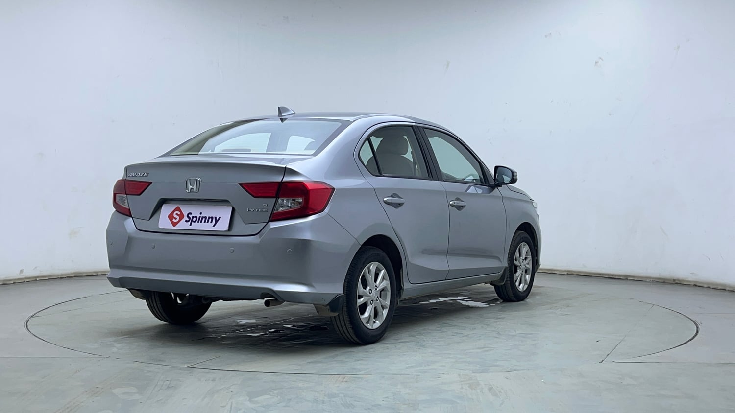 Used 2018 Honda Amaze 1.2 V CVT Petrol Petrol Automatic exterior RIGHT REAR CORNER VIEW