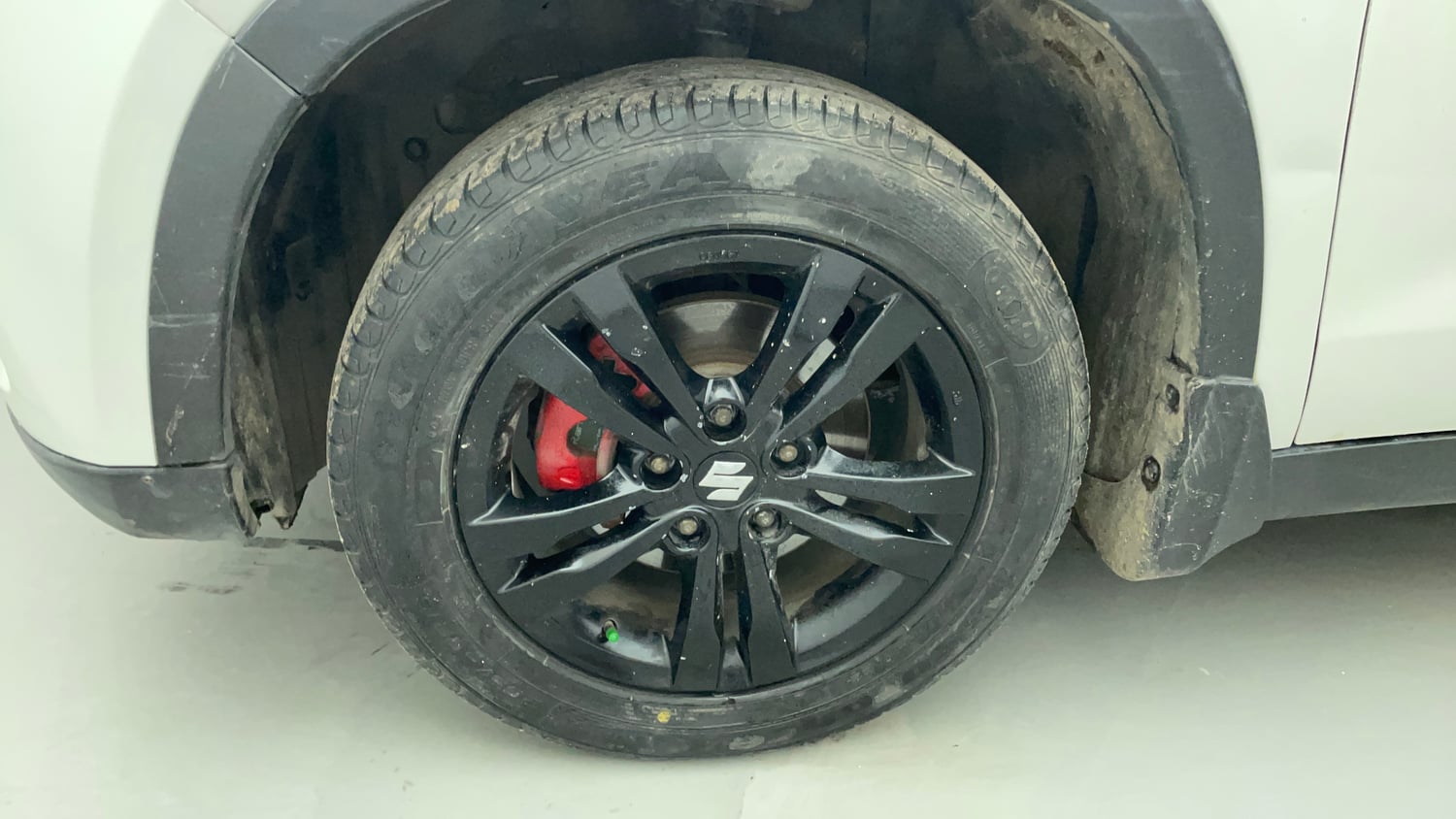 Used 2019 maruti-suzuki Vitara Brezza ZDi Plus AGS Diesel Automatic tyres LEFT FRONT TYRE RIM VIEW