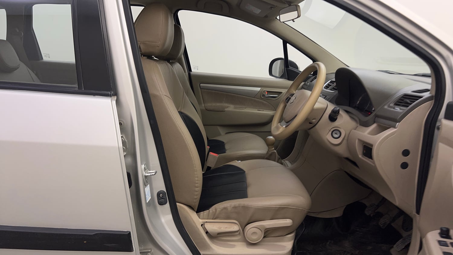 Used 2015 Maruti Suzuki Ertiga ZXi Petrol Manual interior RIGHT SIDE FRONT DOOR CABIN VIEW