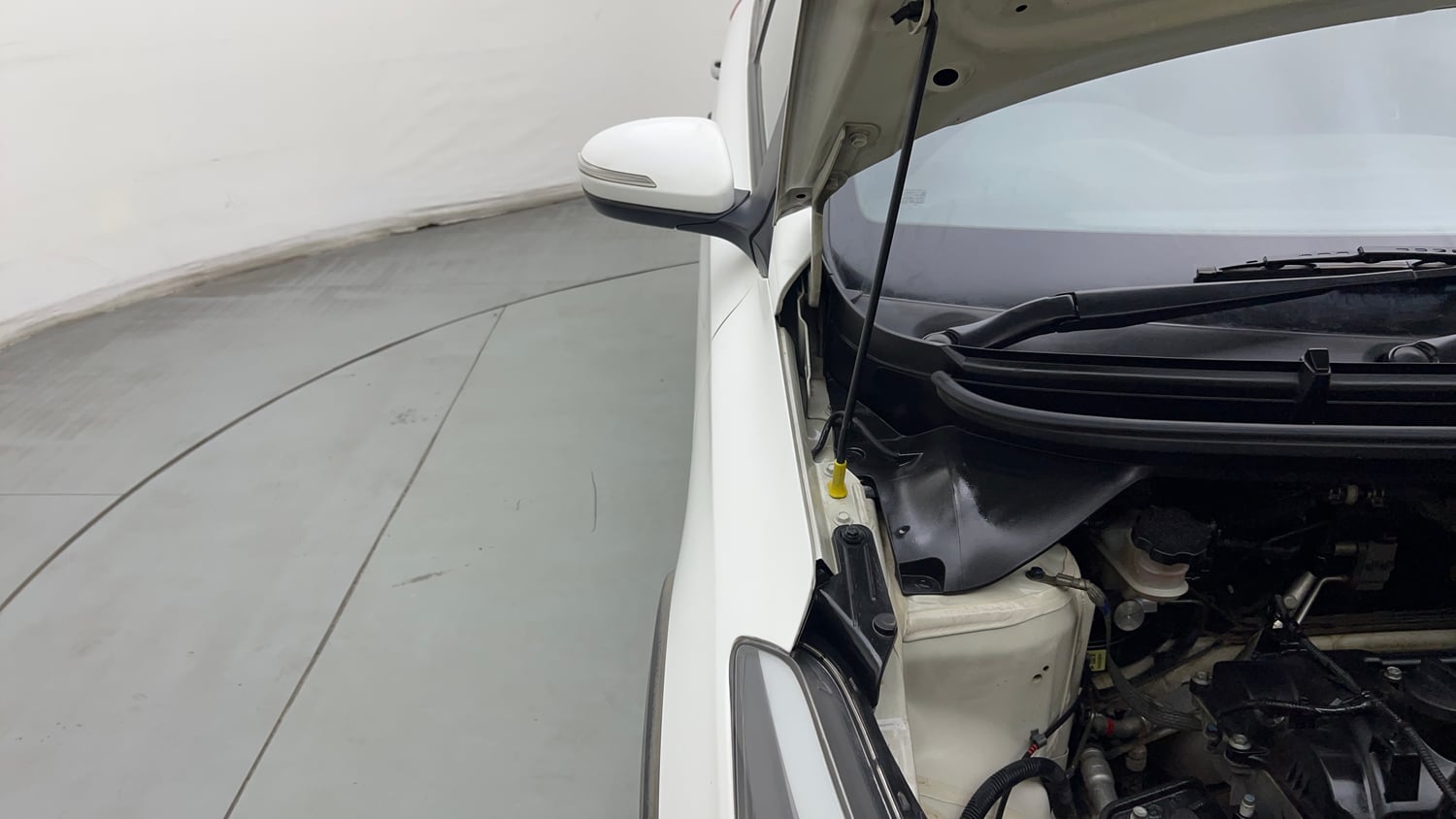 Used 2019 Hyundai i20 Active 1.2 SX Petrol Manual engine ENGINE RIGHT SIDE HINGE & APRON VIEW