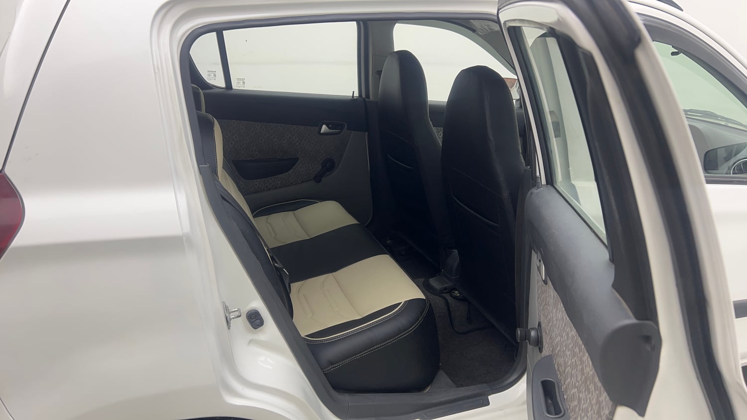 Used 2019 Maruti Suzuki Alto 800 LXI CNG (outside fitted) Cng Manual interior RIGHT SIDE REAR DOOR CABIN VIEW