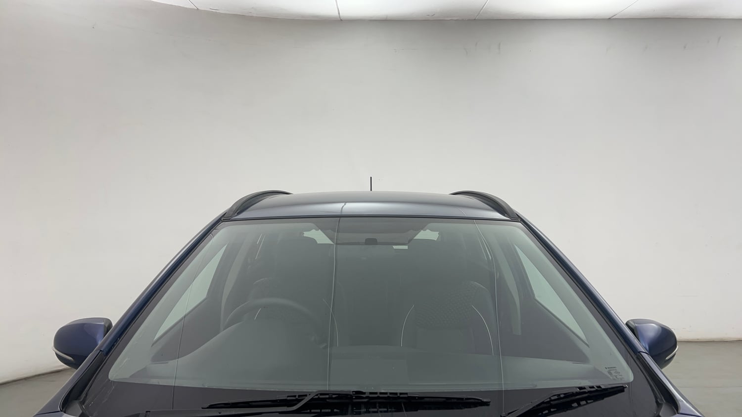 Used 2018 Maruti Suzuki S-Cross Zeta 1.3 Diesel Manual exterior FRONT WINDSHIELD VIEW