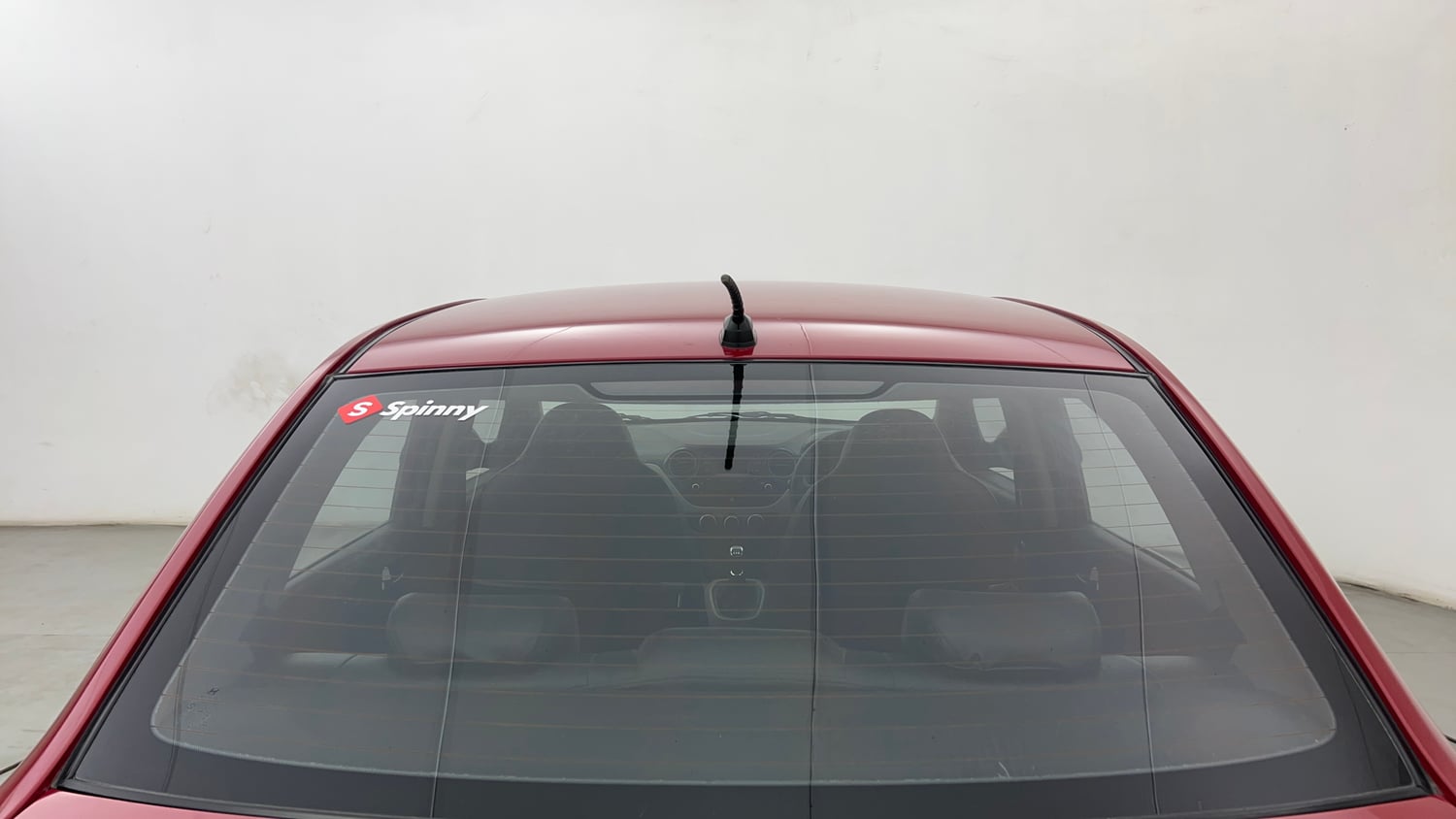 Used 2016 Hyundai Xcent SX 1.2 Petrol Manual exterior BACK WINDSHIELD VIEW