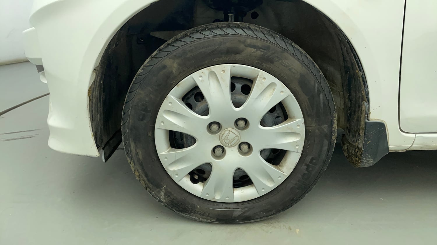 Used 2014 Honda Amaze 1.2 S i-VTEC Petrol Manual tyres LEFT FRONT TYRE RIM VIEW