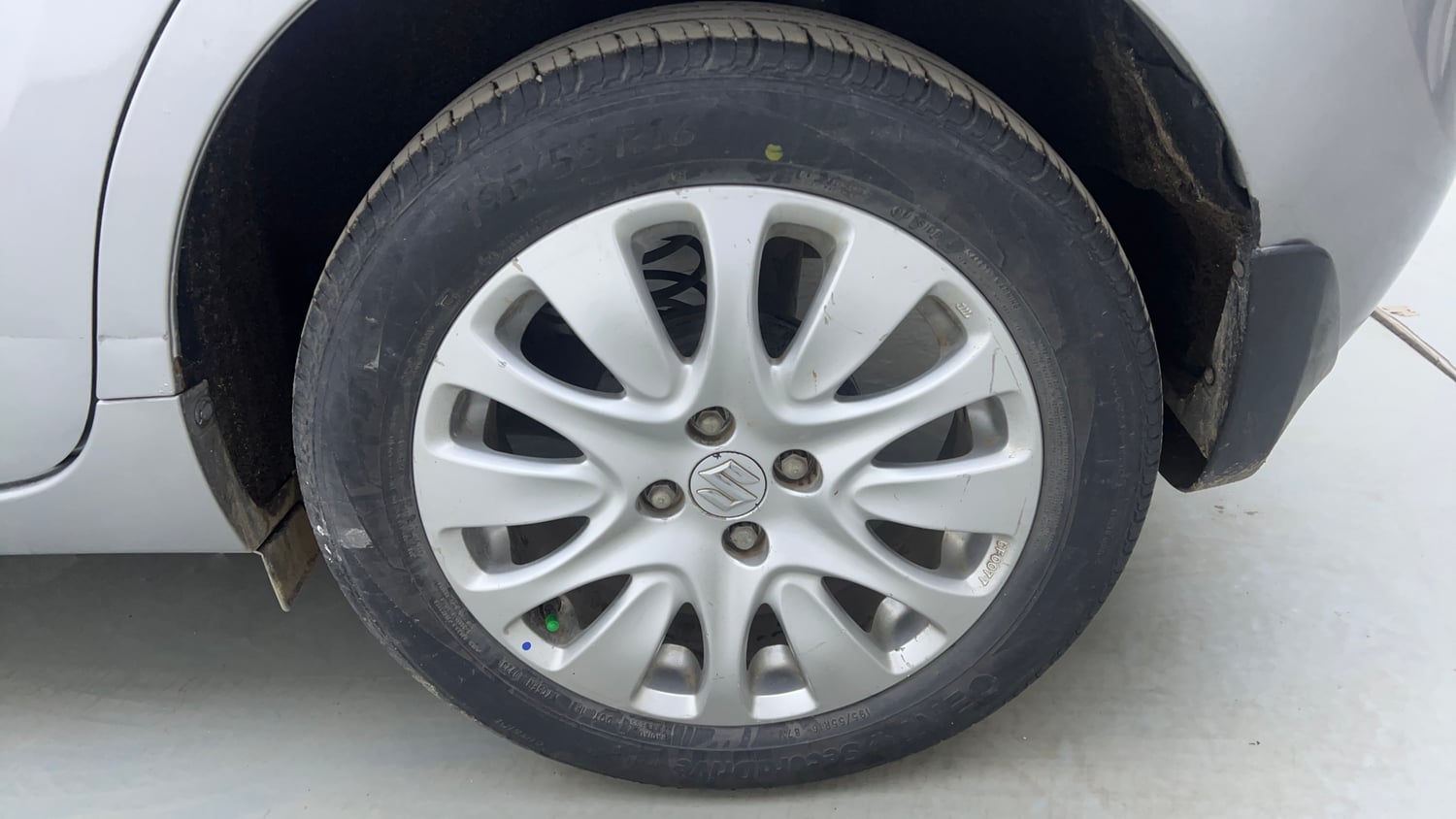Used 2015 Maruti Suzuki Baleno Alpha 1.2 Petrol Manual tyres LEFT REAR TYRE RIM VIEW