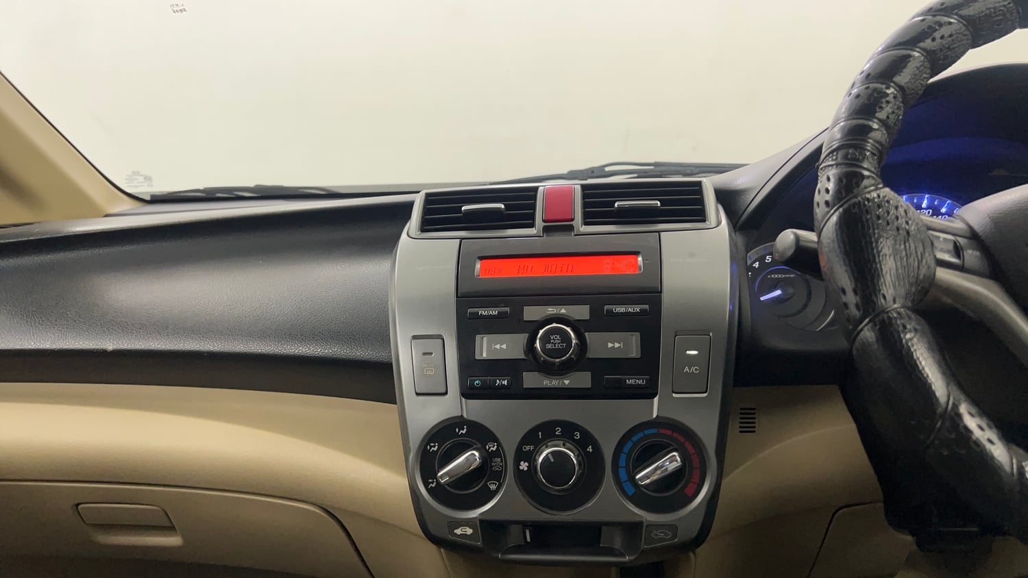 Used 2013 Honda City 1.5 S MT Petrol Manual interior MUSIC SYSTEM & AC CONTROL VIEW
