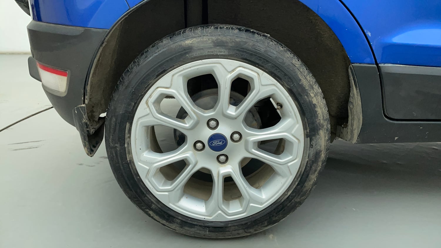 Used 2017 Ford EcoSport Titanium + 1.5L TDCi Diesel Manual tyres RIGHT REAR TYRE RIM VIEW