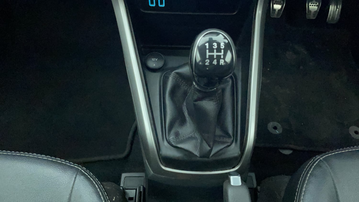 Used 2017 Ford EcoSport Titanium + 1.5L TDCi Diesel Manual interior GEAR  KNOB VIEW