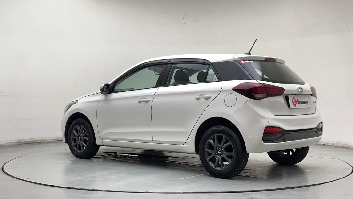 Used 2020 Hyundai Elite i20 Sportz Plus 1.2 Petrol Manual exterior LEFT REAR CORNER VIEW