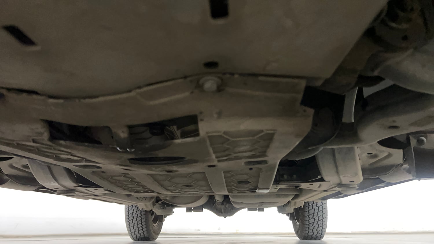 Used 2016 Mahindra TUV300 T8 Diesel Manual extra FRONT LEFT UNDERBODY VIEW