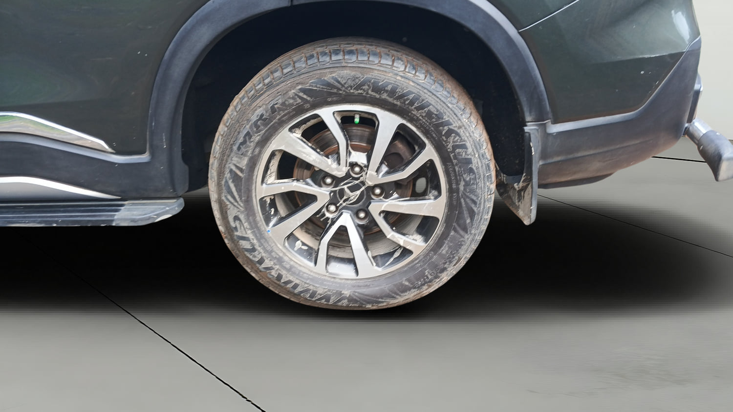 Used 2023 Mahindra Scorpio N Z8 L Diesel AT 4WD 7 STR Diesel Automatic tyres LEFT REAR TYRE RIM VIEW