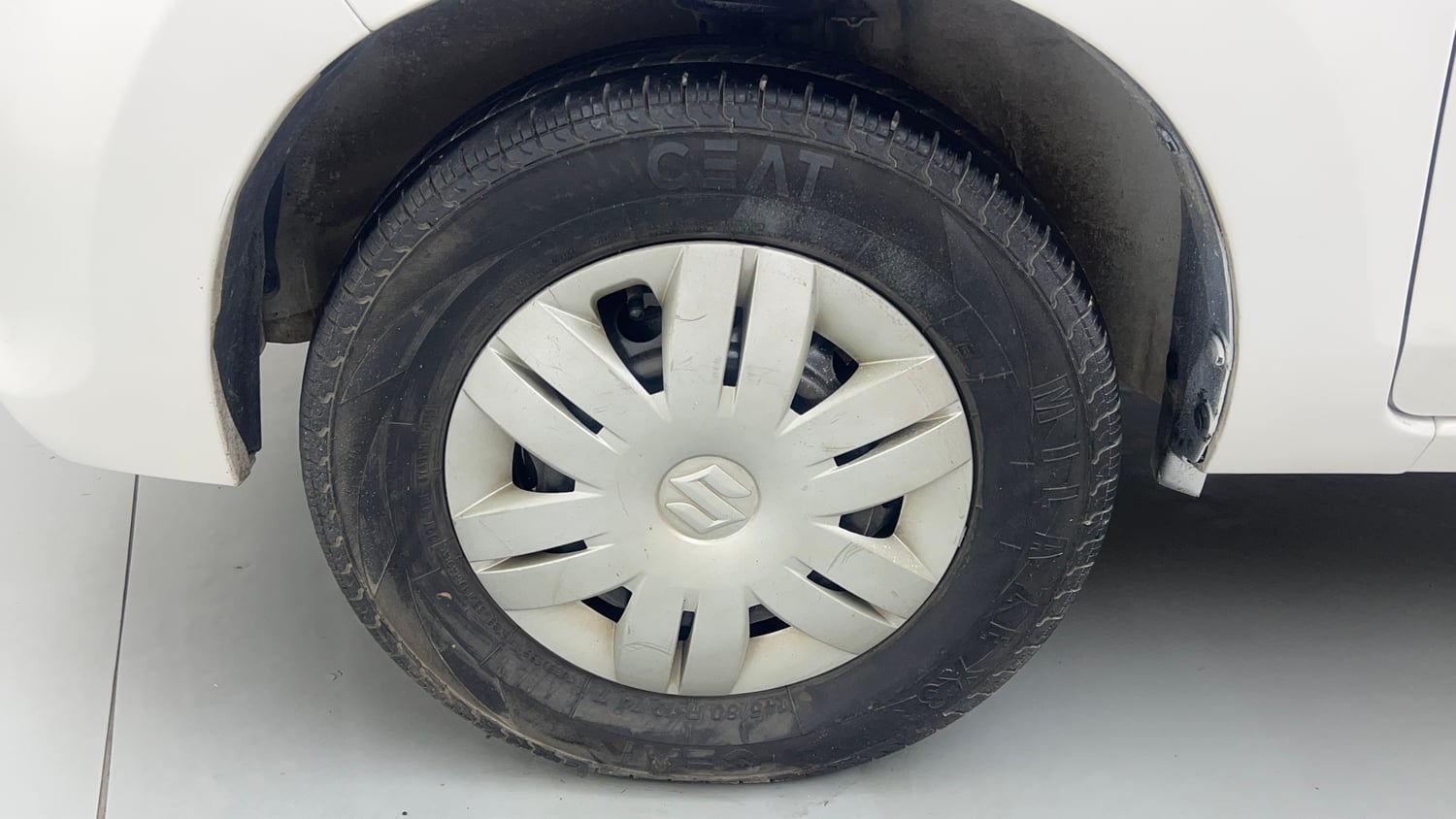 Used 2019 Maruti Suzuki Alto 800 LXI CNG (outside fitted) Cng Manual tyres LEFT FRONT TYRE RIM VIEW