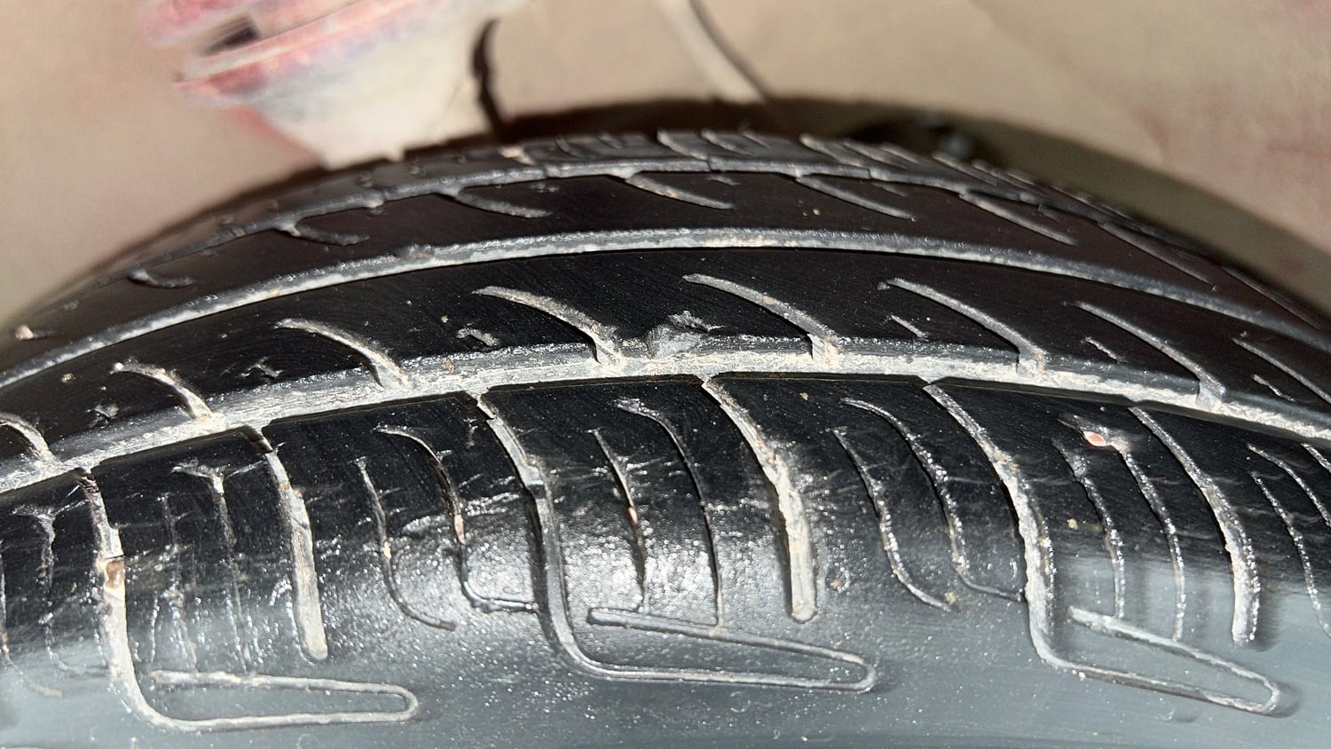 Used 2017 Maruti Suzuki Alto 800 VXi Petrol Manual tyres LEFT FRONT TYRE TREAD VIEW
