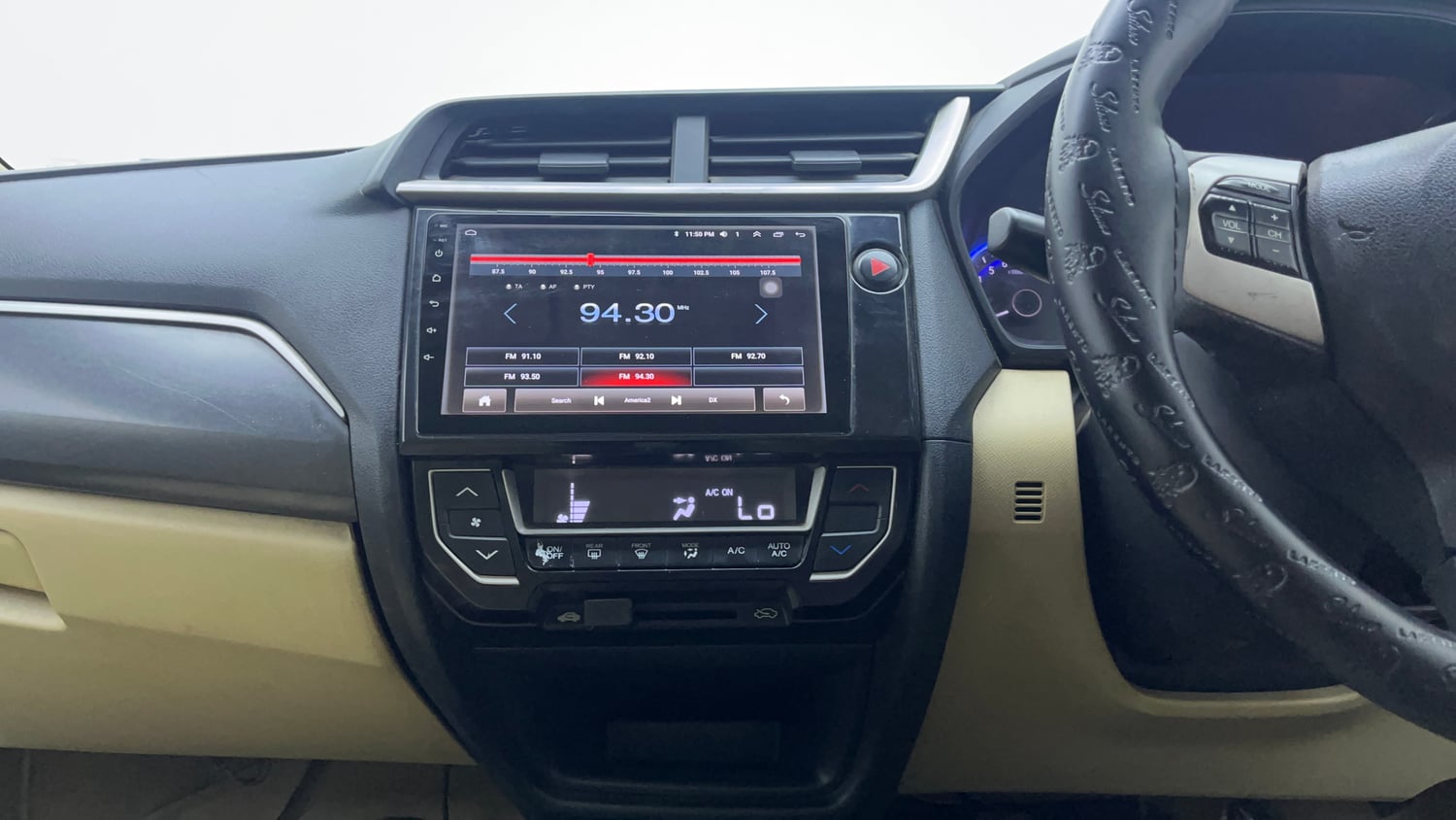 Used 2016 Honda Amaze 1.2 VX i-VTEC Petrol Manual interior MUSIC SYSTEM & AC CONTROL VIEW