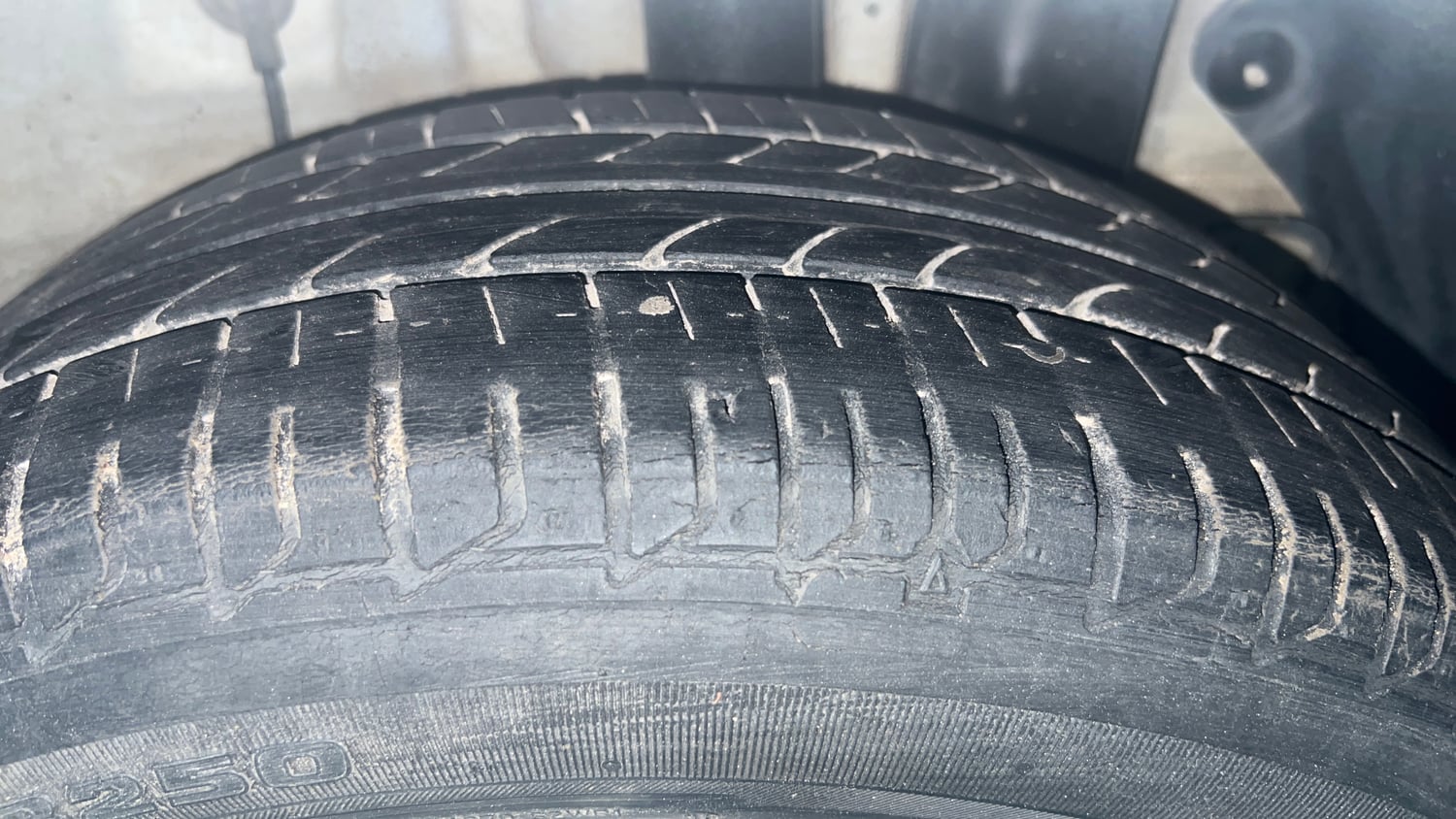 Used 2018 Hyundai Elite i20 Asta 1.2 (O) Petrol Manual tyres LEFT REAR TYRE TREAD VIEW