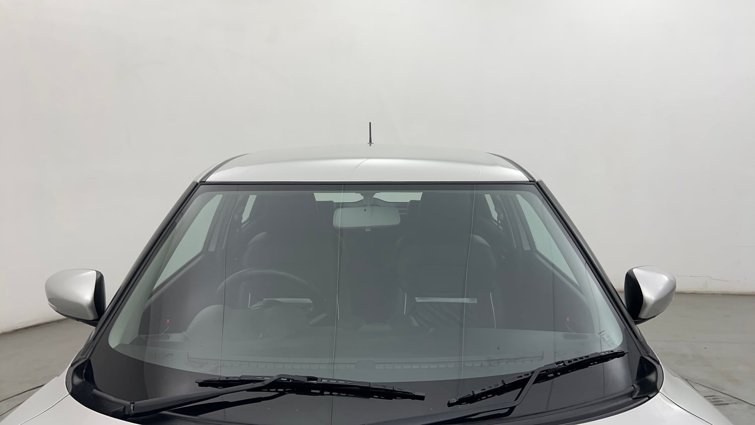 Used 2023 Maruti Suzuki Swift VXi Petrol Manual exterior FRONT WINDSHIELD VIEW