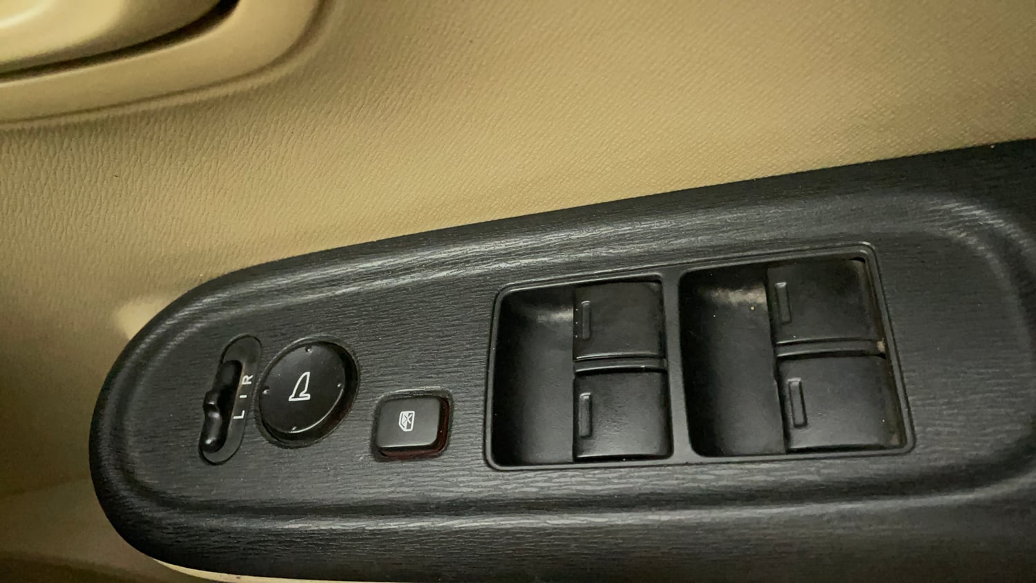 Used 2014 Honda Amaze 1.2 S i-VTEC Petrol Manual top_features Power windows