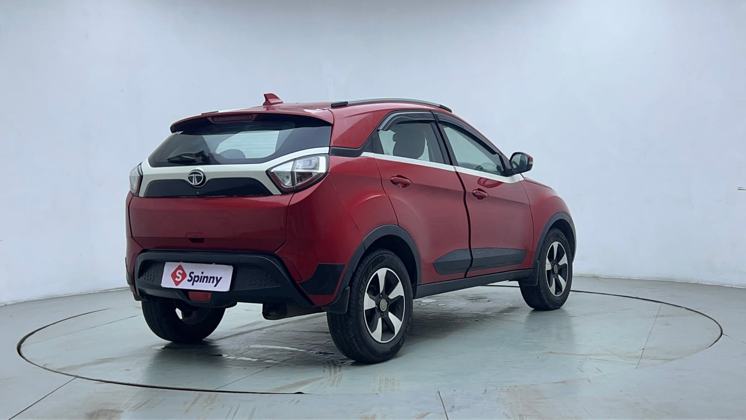 Used 2018 Tata Nexon XZ Plus Petrol Manual exterior RIGHT REAR CORNER VIEW