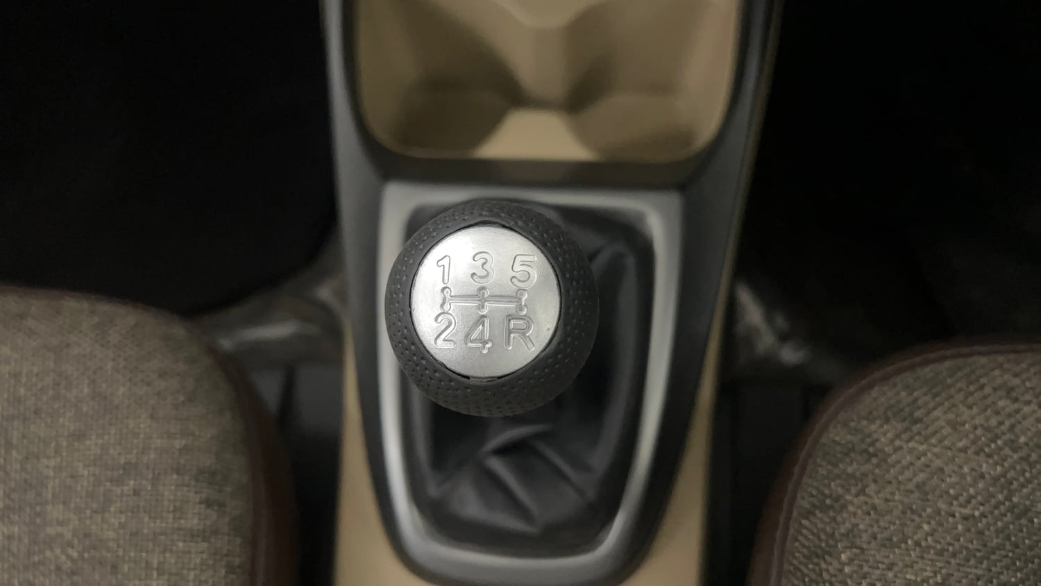 Used 2013 Honda City 1.5 S MT Petrol Manual interior GEAR  KNOB VIEW