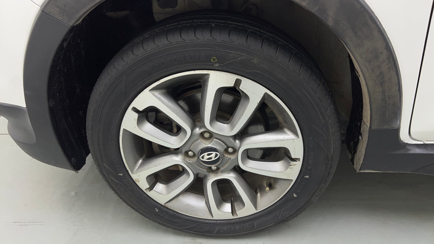 Used 2019 Hyundai i20 Active 1.2 SX Petrol Manual tyres LEFT FRONT TYRE RIM VIEW