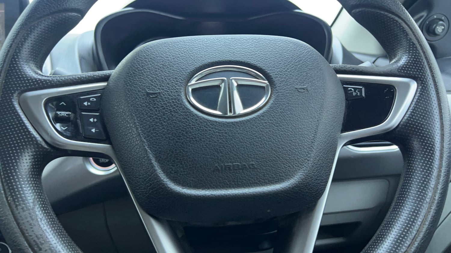 Used 2018 Tata Nexon XZ Plus Petrol Manual top_features Airbags