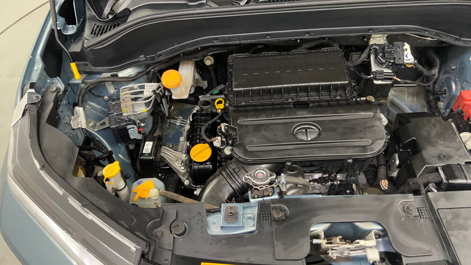 Used 2022 Tata Punch Accomplished AMT Petrol Automatic engine ENGINE RIGHT SIDE VIEW