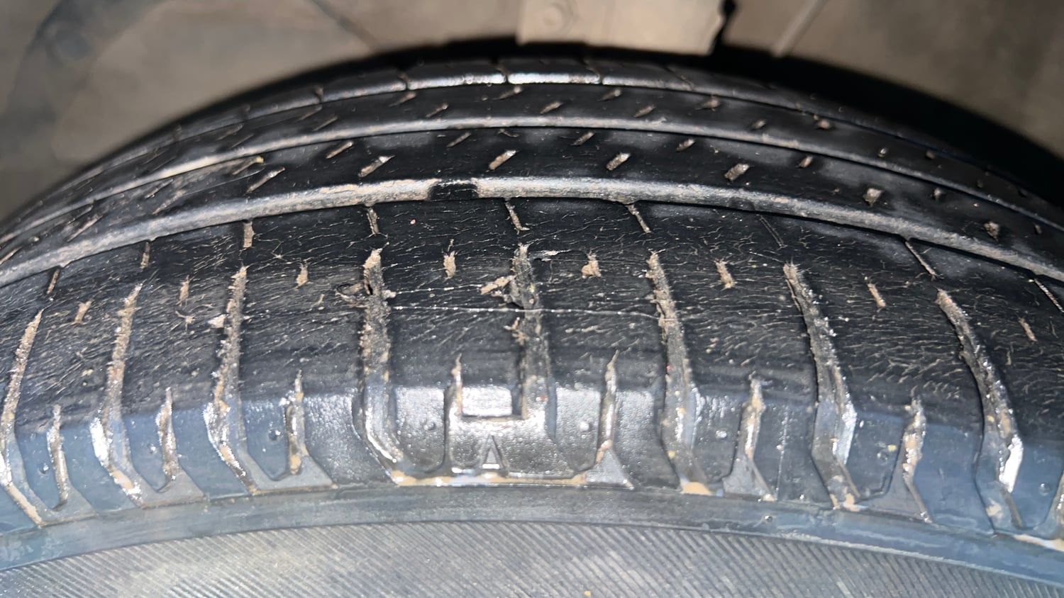 Used 2021 Maruti Suzuki New Ertiga VXi Petrol Manual tyres LEFT FRONT TYRE TREAD VIEW