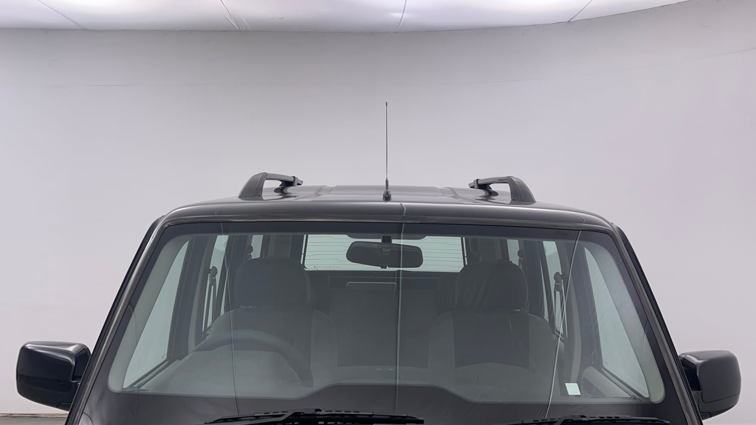 Used 2016 Mahindra Scorpio S6 Plus Diesel Manual exterior FRONT WINDSHIELD VIEW