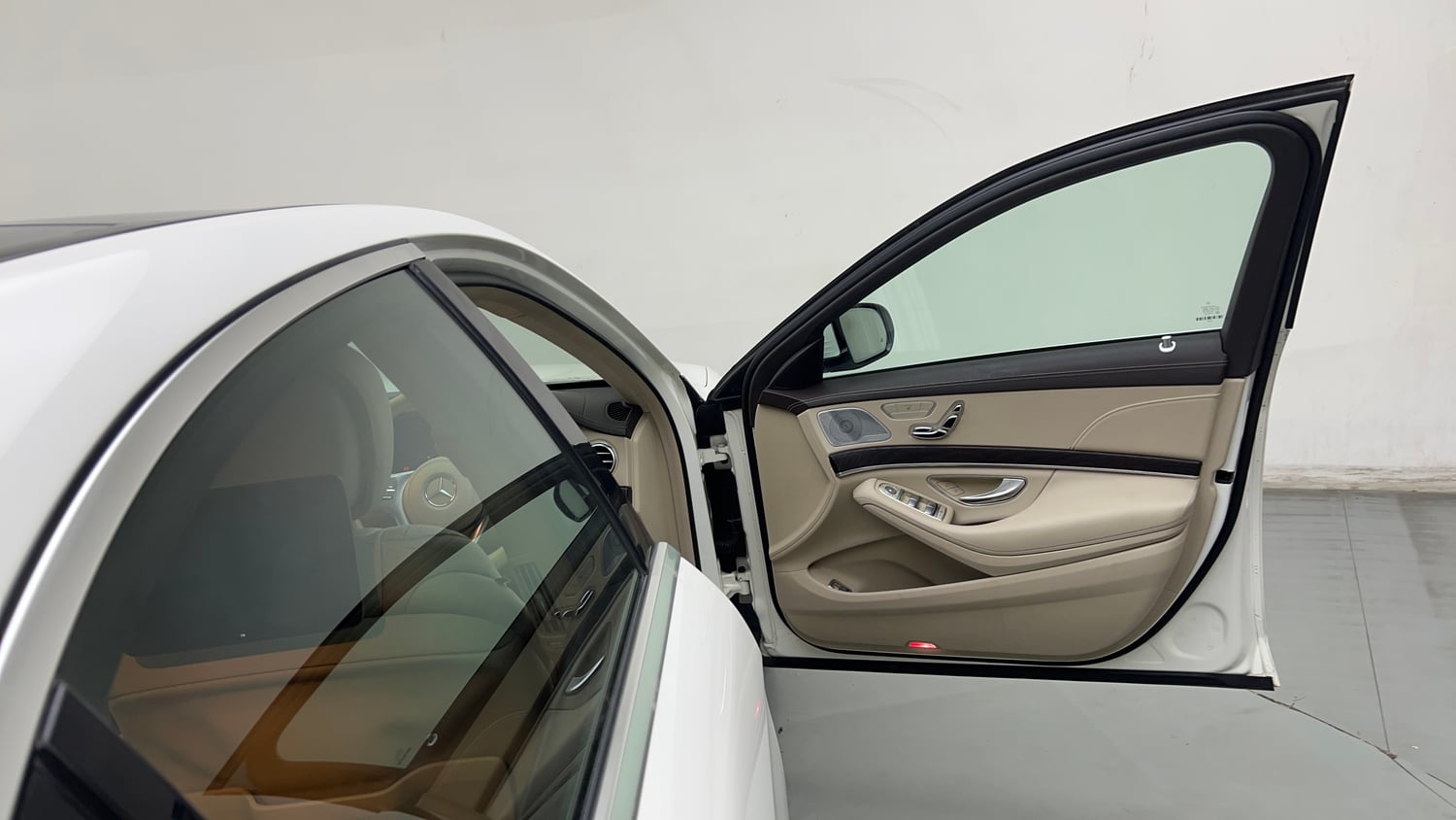 Used 2020 Mercedes-Benz S-Class (W222) S 350D Diesel Automatic interior RIGHT FRONT DOOR OPEN VIEW