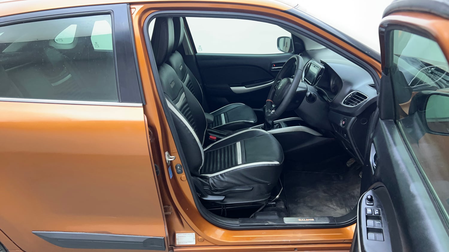 Used 2018 Maruti Suzuki Baleno Alpha 1.2 Petrol Manual interior RIGHT SIDE FRONT DOOR CABIN VIEW