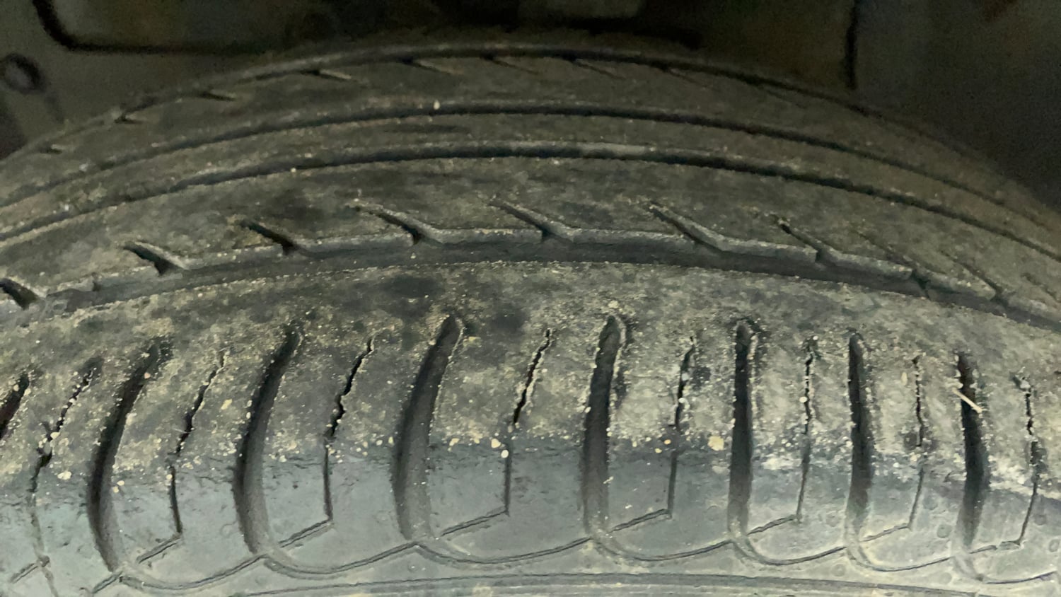 Used 2019 maruti-suzuki Vitara Brezza ZDi Plus AGS Diesel Automatic tyres LEFT FRONT TYRE TREAD VIEW