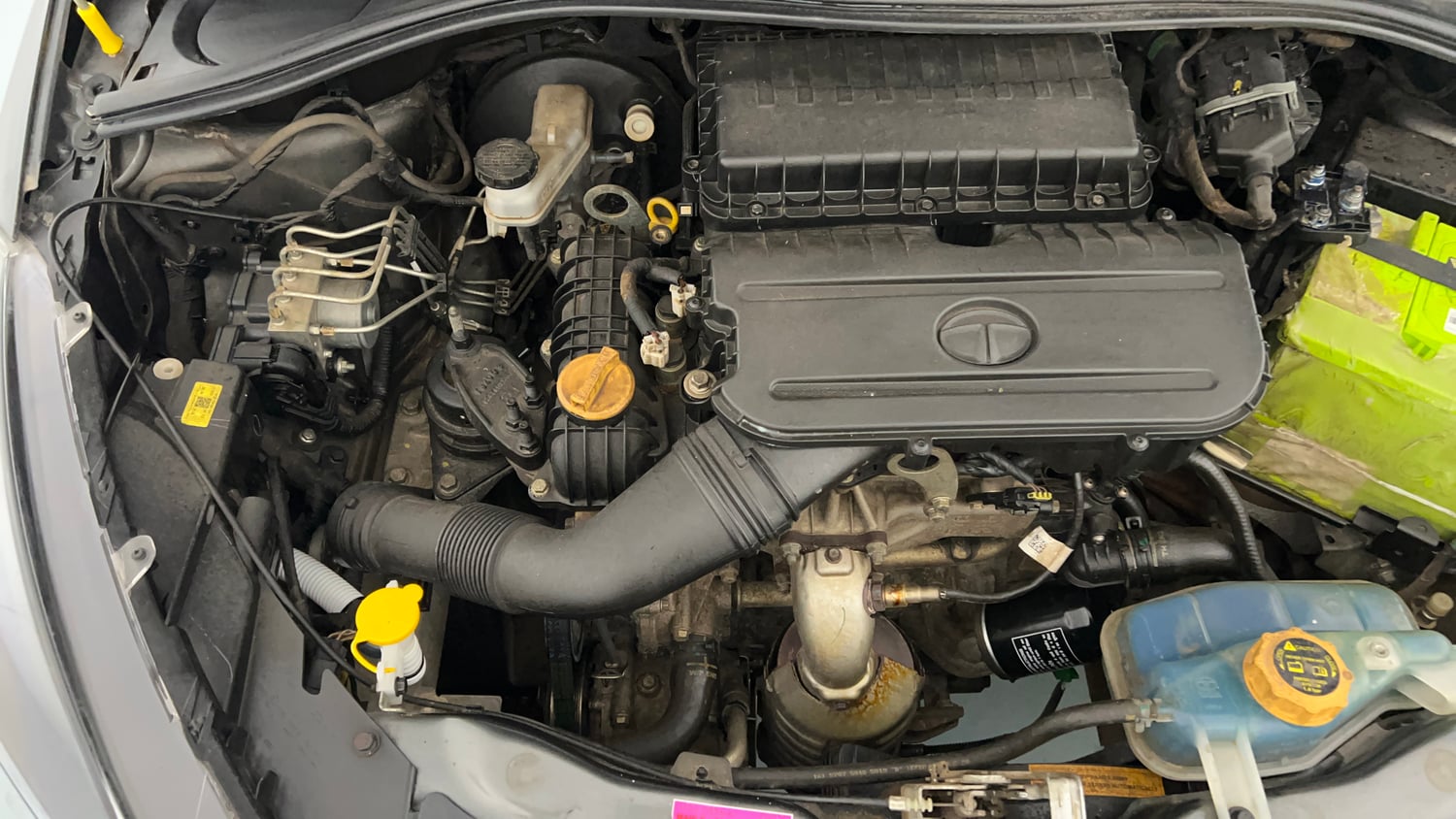 Used 2020 Tata Tiago XZ Plus Petrol Manual engine ENGINE RIGHT SIDE VIEW