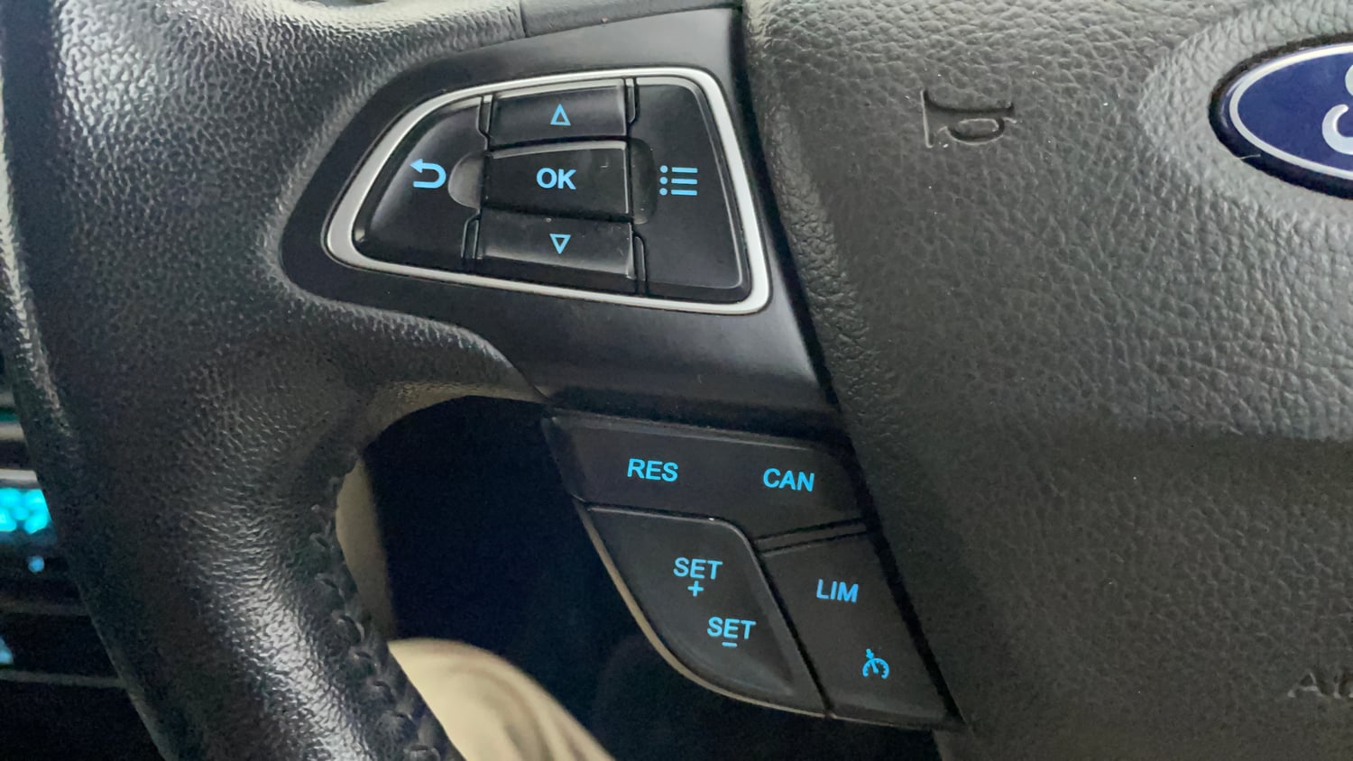 Used 2017 Ford EcoSport Titanium + 1.5L TDCi Diesel Manual top_features Cruise control