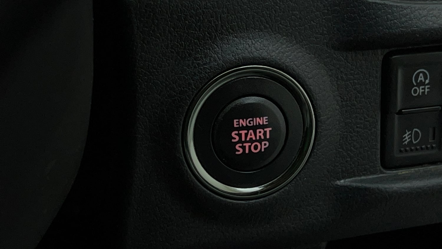 Used 2020 Maruti Suzuki Vitara Brezza VXi AT SHVS Petrol Automatic top_features Keyless start