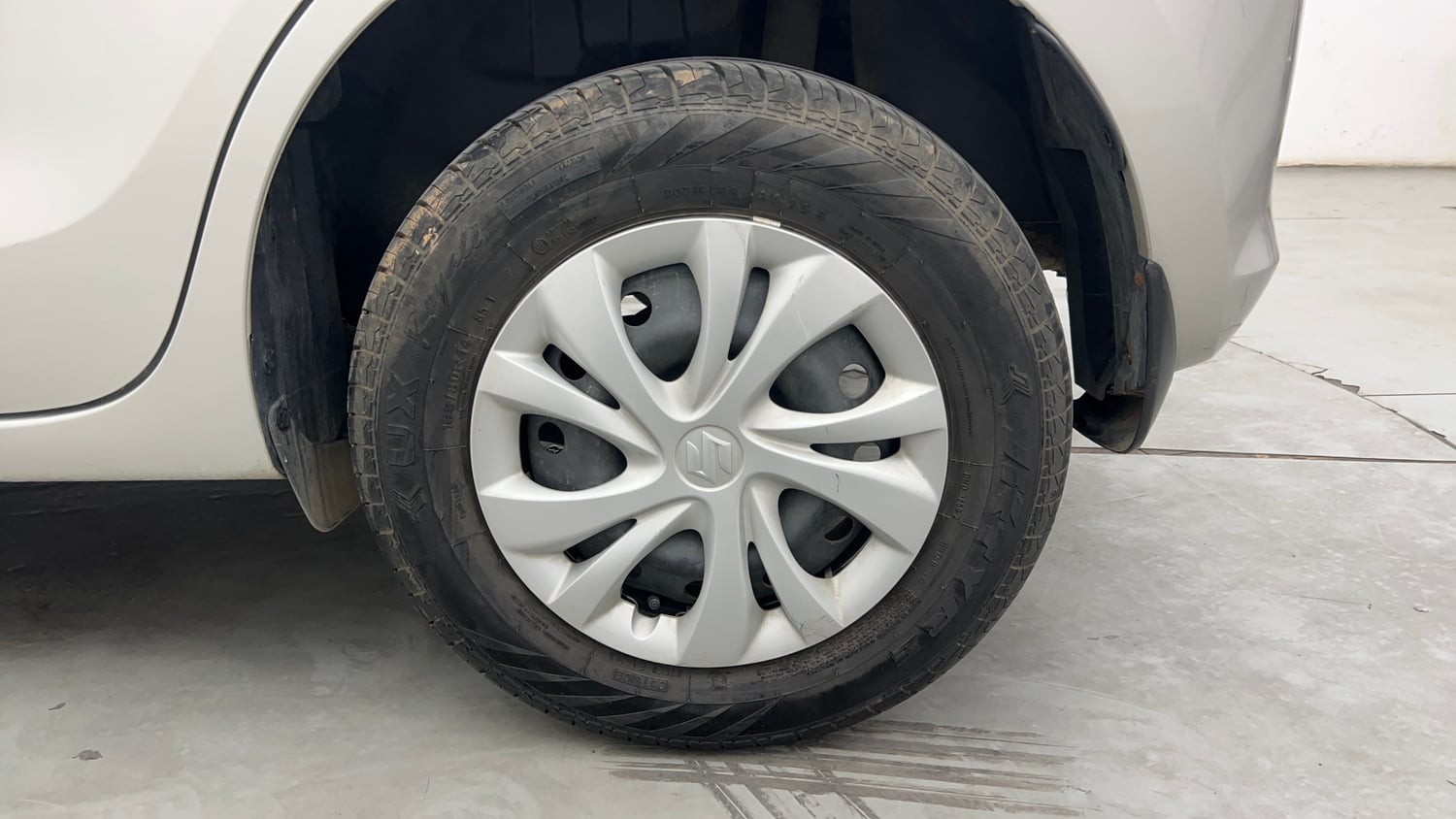 Used 2023 Maruti Suzuki Swift VXi Petrol Manual tyres LEFT REAR TYRE RIM VIEW